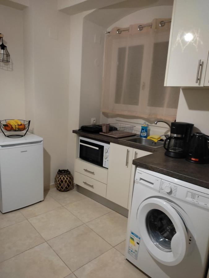 Dora's 1 Apartment *